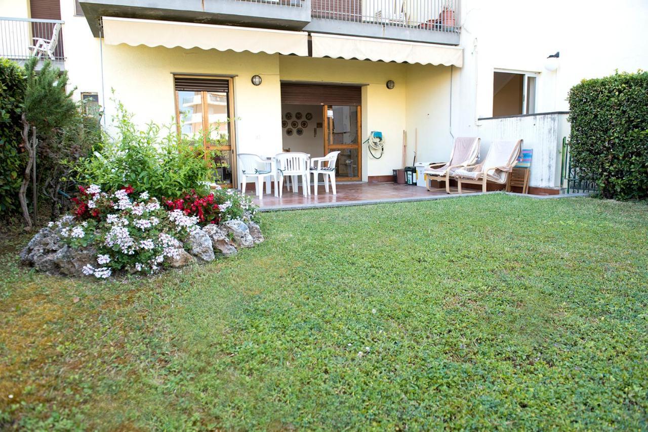 Appartamento M251 - Marcelli, trilocale con giardino a 50mt dal mare Esterno foto